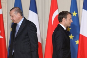 Γαλλία: Αιχμές Μακρόν για τη Δημοκρατία στην Τουρκία