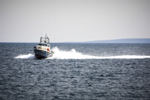 Σώα εντοπίστηκε τουρίστρια που παρασύρθηκε από θαλάσσια ρεύματα