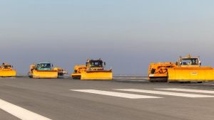 Άσκηση αποχιονισμού στο αεροδρόμιο «Μακεδονία»