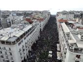 Θεσσαλονίκη: Σε εξέλιξη η μεγαλειώδης πορεία για τα Τέμπη