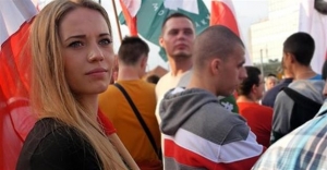 Το μαύρο ταξίδι της Παολίνα στην Ακρα Δεξιά