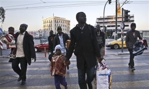 Γιατί άλλαξε η κυβέρνηση τη διατύπωση στα μέτρα για το μεταναστευτικό