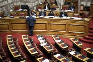 Βουλή: Κυβερνητική σύσκεψη για βελτιώσεις στα οικογενειακά επιδόματα