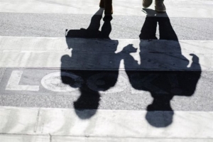 Τουρκία: Οι αρραβωνιασμένοι να αποφεύγουν να κρατιούνται χέρι-χέρι