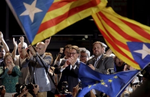 H Βαρκελώνη μεθάει με το όνειρο της ανεξαρτησίας-H Μαδρίτη την προσγειώνει