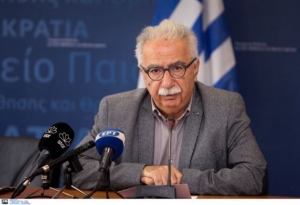 Επτά νέα βιβλία αλλά και αλλαγές σε παλιά υπέγραψε ο Γιαβρόγλου