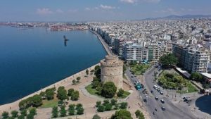 Με άνοδο της θερμοκρασίας και ισχυρούς ανέμους θα ξεκινήσει η εβδομάδα