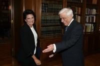 Παυλόπουλος: Ως λαός ξέρουμε να υποδεχόμαστε τους πρόσφυγες