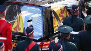 Βρετανία: Στο Λονδίνο μεταφέρεται η σορός της βασίλισσας Ελισάβετ