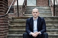 Εβαν Μακ Μάλιν: Ο άγνωστος που θέλει να φρενάρει τον Τραμπ