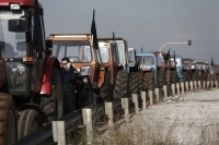 Συνεχίζουν τις κινητοποιήσεις τους οι αγρότες εναντίον του ασφαλιστικού