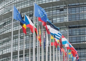 ΕΕ: Καλεί ΗΠΑ να μην επαναφέρουν τις κυρώσεις εις βάρος της Τεχεράνης