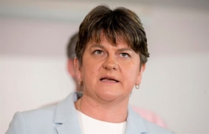 Τι πρεσβεύει το DUP, το κόμμα με το οποίο σχηματίζει κυβέρνηση η Μέι