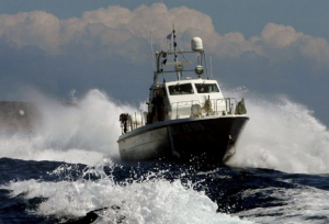 Ερευνες για τον εντοπισμό σκάφους με μετανάστες νότια της Κρήτης