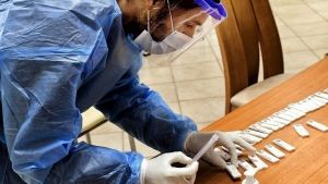 Κορονοϊός: 801 νέα κρούσματα σήμερα στην Ελλάδα – 6 νεκροί και 173 διασωληνωμένοι