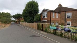 Λονδίνο: ΙΧ έπεσε σε δημοτικό σχολείο – Πολλοί τραυματίες