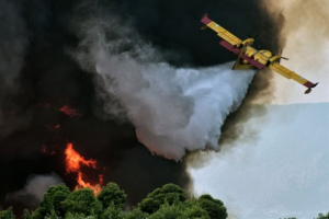 Πυρκαγιά στο Αγιο Ορος, δυτικά της μονής Χιλανδαρίου