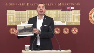 Ίχνος ντροπής από Τούρκο βουλευτή του Ερντογάν: «Έλληνες και Αρμένιοι έκαψαν την Σμύρνη»