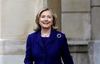 Η Κλίντον κατέθεσε στο FBI για τη χρήση του προσωπικού e-mail της