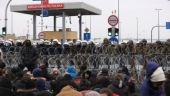 Χιλιάδες μετανάστες έξω από φυλάκιο στα σύνορα Λευκορωσίας-Πολωνίας