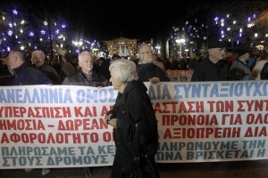 Κυβερνητική «κόκκινη γραμμή» στην περικοπή των κύριων συντάξεων