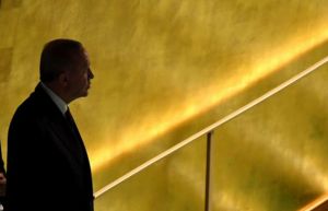 Σε απόγνωση ο Ερντογάν: «Βγάλτε τα χρήματα κάτω από τα μαξιλάρια» – Δημοσκοπήσεις στέλνουν το «σουλτάνο»…σπίτι του