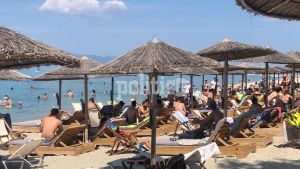 Βούλιαξαν οι παραλίες της Χαλκιδικής – «Αγκάθι» η τιμή της βενζίνης (pics &amp; vid)