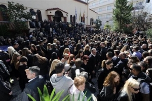 Μέγα πλήθος στο τελευταίο «αντίο» στον Παντελή Παντελίδη