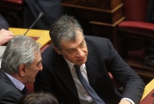 Θεοδωράκης: Εθνική συνεννόηση για τη μάχη στο Eurogroup