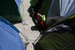 Συμπλοκή με έναν αφγανό τραυματία στο λιμάνι του Πειραιά