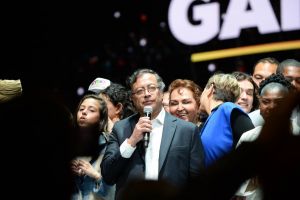 Τηλεφωνική επικοινωνία Μπάιντεν με τον πρόεδρο της Κολομβίας
