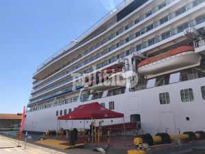Viking Sea: «Έδεσε» στο λιμάνι της Θεσσαλονίκης το εντυπωσιακό κρουαζιερόπλοιο (pics &amp; vid)
