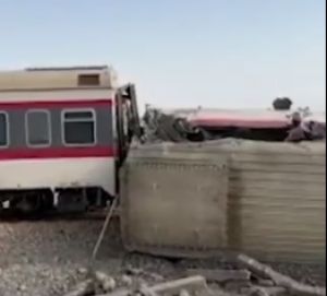 Ιράν: 21 νεκροί από εκτροχιασμό τρένου – Ένταλμα σύλληψης σε βάρος έξι ανθρώπων