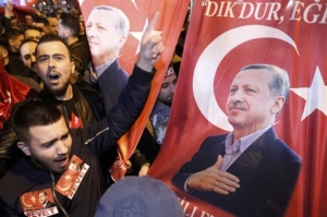 Στρατηγική στροφή ή παροδική προεκλογική κρίση;