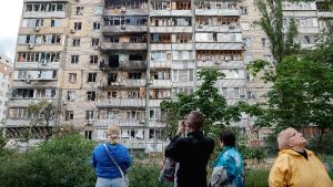 Εντονότερες αεροπορικές επιθέσεις στο Κίεβο και άλλες πόλεις της Ουκρανίας
