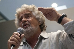 Υπέρ της απόφασης του Αλέξη Τσίπρα να προσφύγει σε δημοψήφισμα τάχθηκε ο Μπέπε Γκρίλο