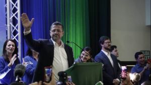Κόστα Ρίκα: Στα ηνία της χώρας o «αντισυστημικός» συντηρητικός Ρ. Τσάβες