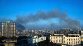 Πυρκαγιά στην έδρα της ουκρανικής κυβέρνησης: πέντε θάνατοι και 20 τραυματίες από ρωσική αεροπορική επίθεση
