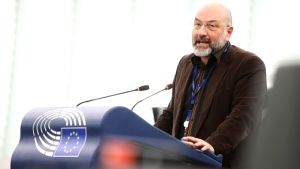 Αρναούτογλου: Ερώτηση στην Ευρωβουλή για τους περιορισμούς στη μετακινούμενη κτηνοτροφία
