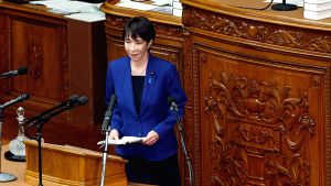 Η νέα πρωθυπουργός της Ιαπωνίας, Σανάε Τακαΐτσι, ενισχύει τις σχέσεις με τις ΗΠΑ και προγραμματίζει αυξημένες στρατιωτικές δαπάνες