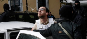 ΑΠΟΚΑΛΥΨΗ: Νέα ευρήματα της ΕΛ.ΑΣ συνδέουν το δέμα-βόμβα κατά του Λουκά Παπαδήμου με ομάδα ενόπλων