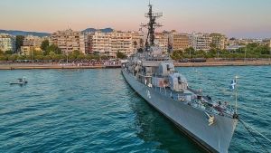 Από το «Greyhound» στο «Βέλος» και από το κατάστρωμα του ελληνικού αντιτορπιλικού στα …πλατό του Χόλιγουντ