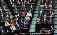 Πολωνία: Εξετάζει αυστηροποίηση του νόμου για τις αμβλώσεις