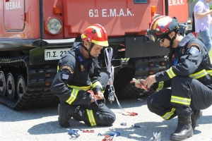 Μεγάλη φωτιά στην συμβολή Πειραιώς και Ιεράς Οδού