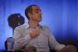 O Γρηγόρης Δημητριάδης μιλά στον Θανάση Λάλα για όλα: Την πολιτική διαδρομή του, τη θητεία στο Μαξίμου, τις κόντρες με επιχειρηματίες