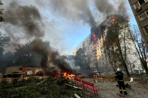 Ζελένσκι προς ΕΕ-ΗΠΑ: «Πιέστε τη Ρωσία να σταματήσει, αλλιώς είστε συνένοχοι»- Πάνω από 400 drones και 40 πύραυλοι έπληξαν την Ουκρανία