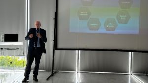 Μεγάλος αριθμός αποφοίτων του Τμήματος Εφαρμοσμένης Πληροφορικής του ΠΑΜΑΚ είναι στελέχη εταιρειών του κλάδου