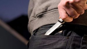 Αιματηρό επεισόδιο στη Θεσσαλονίκη | Πελάτης μαχαίρωσε τον μάγειρα σε ουζερί στην Μενεμένη