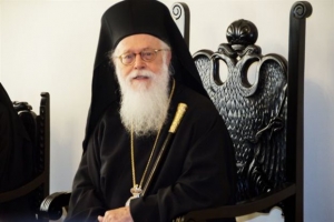 Στο Μαξίμου ο αρχιεπίσκοπος Τιράνων Αναστάσιος