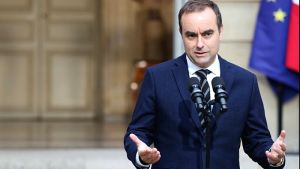 Κρίση στη Μέση Ανατολή: Ο πρωθυπουργός Λεκορνί προειδοποιεί για μακροχρόνιο πόλεμο